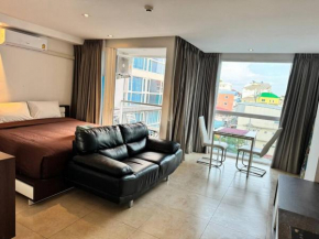 Centara avenue studio room poolview 6th floor